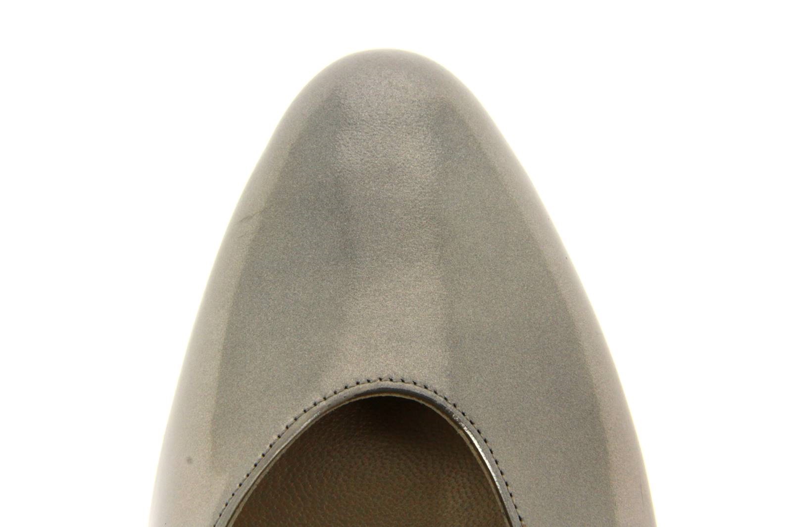 stuart_weitzman-chicpump-aurum-4_1