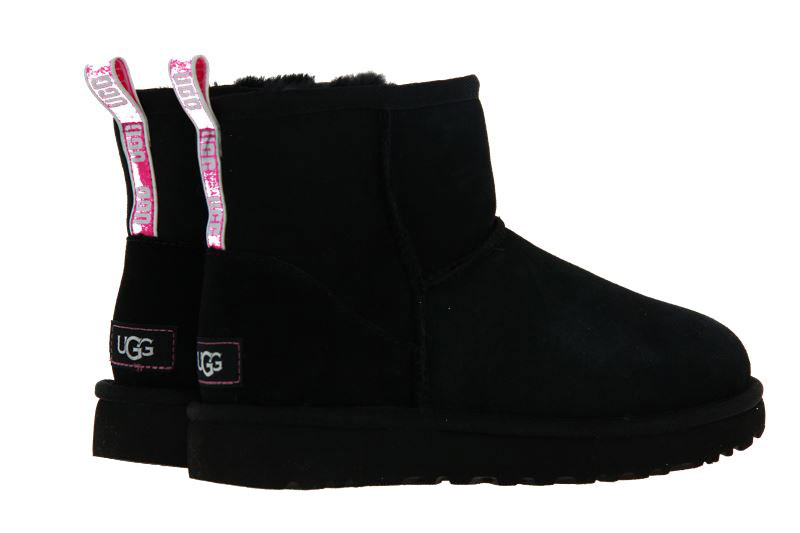 ugg-w-classic-mini-ii-graphic-logo-black-0001