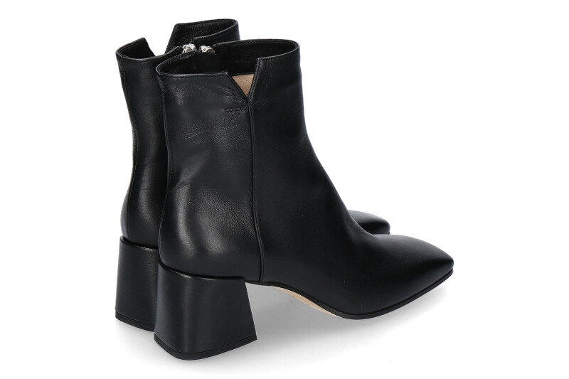 pomme-d-or-bootie-6110-nero_253300239_2 pomme-d-or-bootie-6110-nero_253300239_2