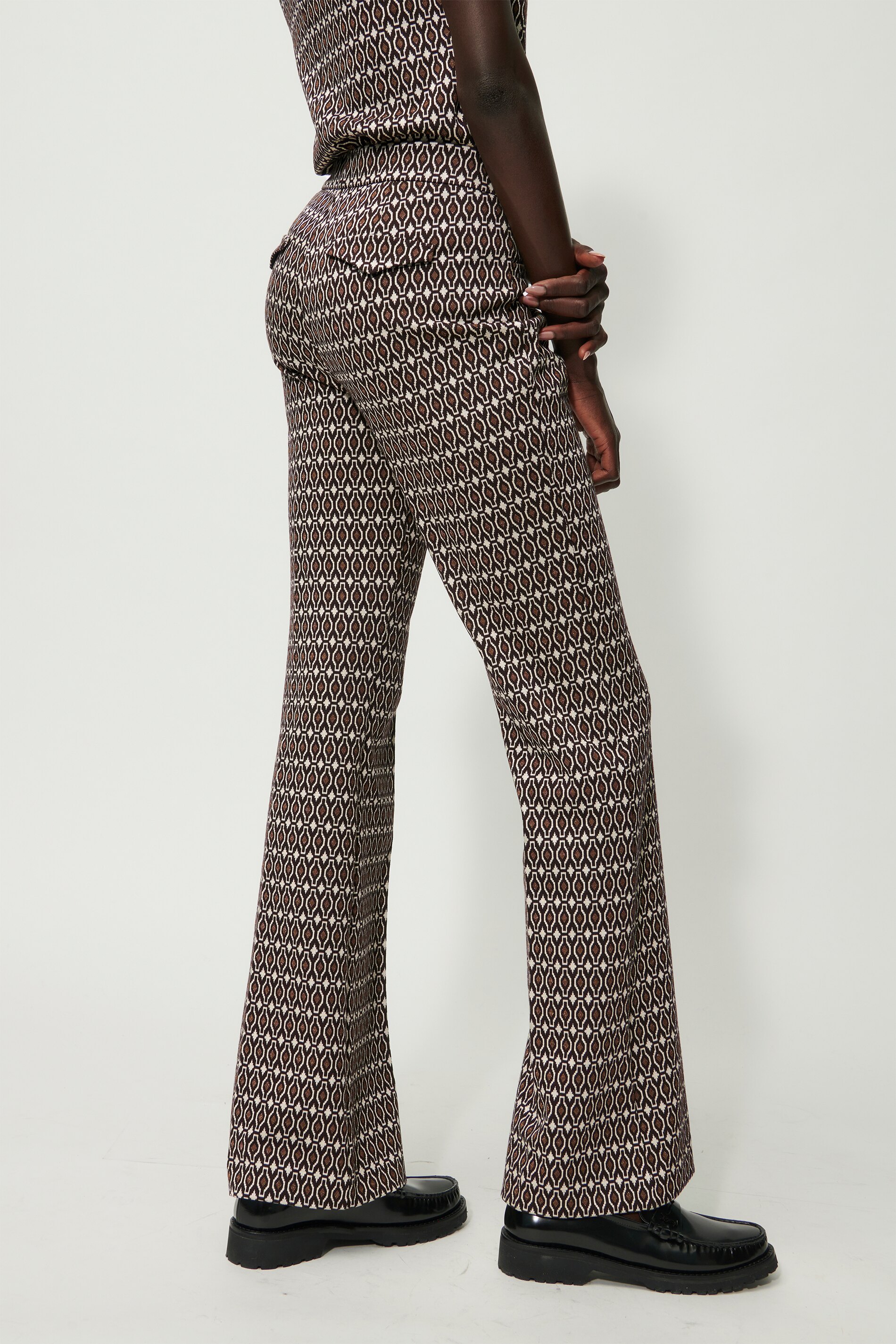 Luisa-Cerano_HW-2023-(VKP1)_17_6885903549-0017 (1)