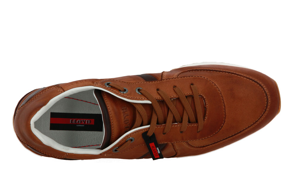 llyod_sneaker_4_