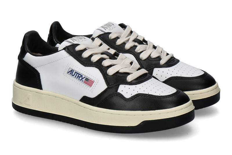 autry-sneaker-medalist-AULW-WB01-white-black_236900295_1