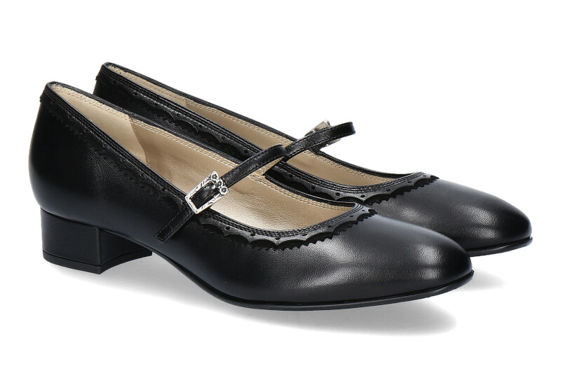 Dirndl + Bua clasp pumps ZIEGENNAPPA SCHWARZ