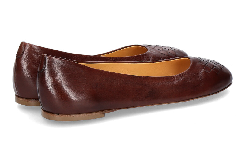 truman-s-ballerina-8792-cognac_221900288_2