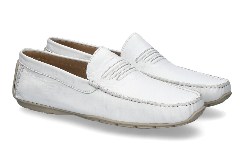 aldo-brue-moccasin-0114-white-nappa_148100000_1