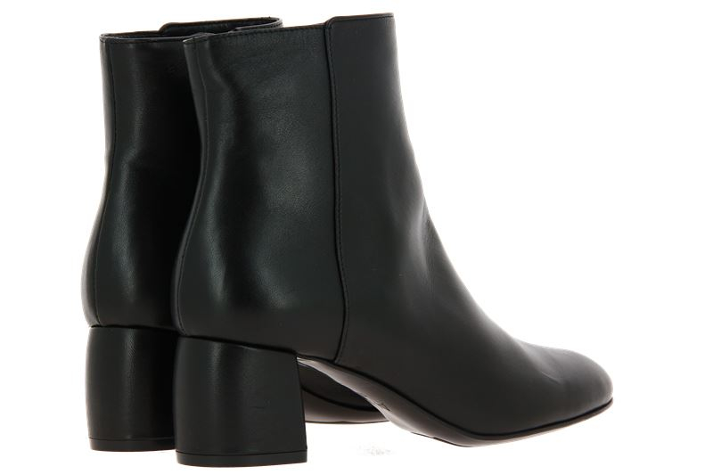 attilio-giusti-leombruni-boots-d140530-nero-0001 attilio-giusti-leombruni-boots-d140530-nero-0001