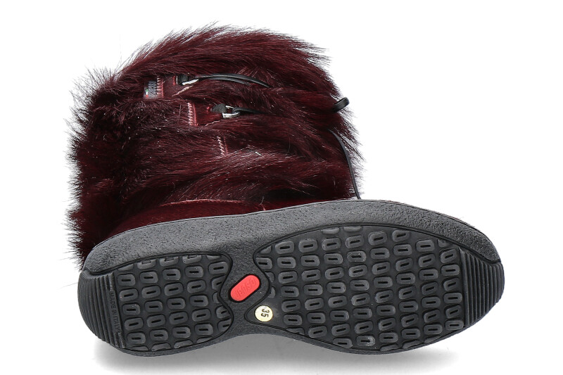 oscar-sport-fur-boots-julia-bordo_266500005_4