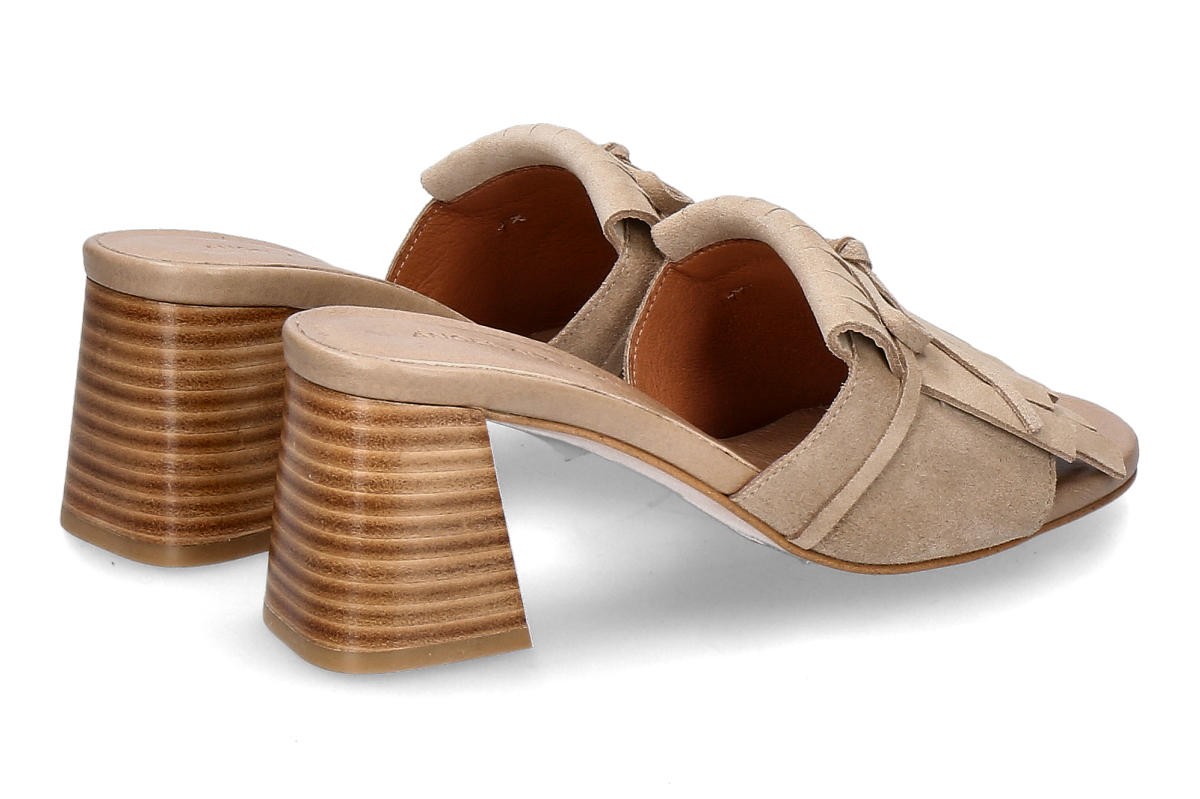 Angel Alarcon loretta beige_281400150_2