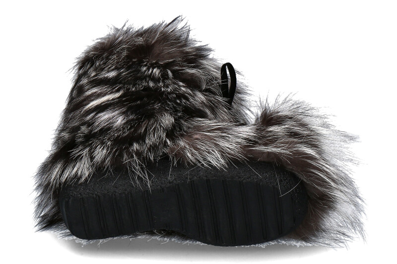 diavolezza-fur-boots-clooney-fox-627_266000025_4