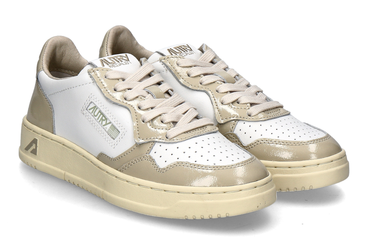 Autry women's sneaker MEDALIST LEATHER PATENT- white/ tidal foam beige