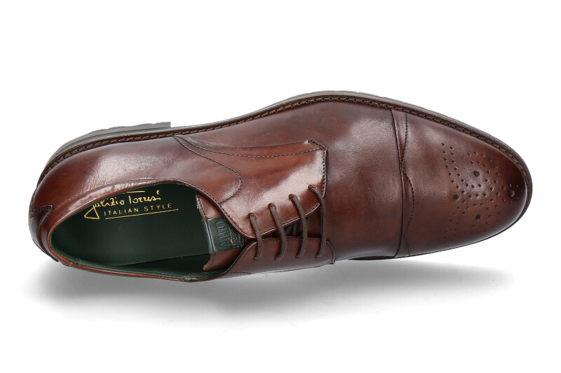 galizio-torresi-lace-up-316588_132300109_4