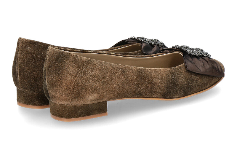 dirndl-und-bua-pumps-5770-antikbock-erde_221300041_2 dirndl-und-bua-pumps-5770-antikbock-erde_221300041_2
