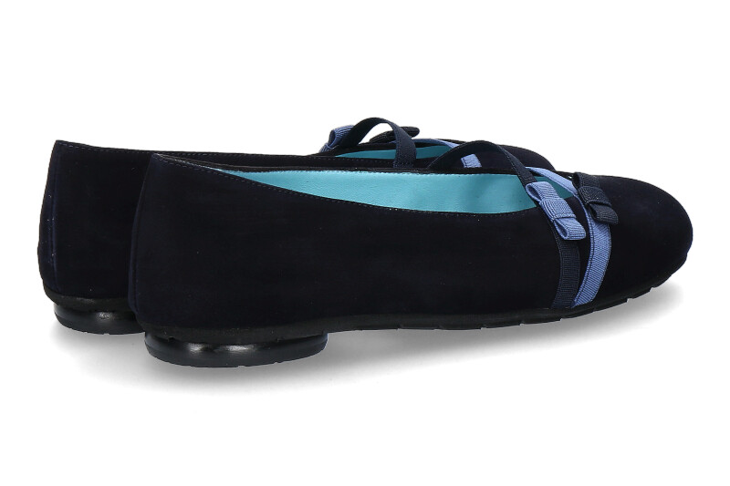 thierry-rabotin-ballerina-giglio-blu_221900376_2 thierry-rabotin-ballerina-giglio-blu_221900376_2