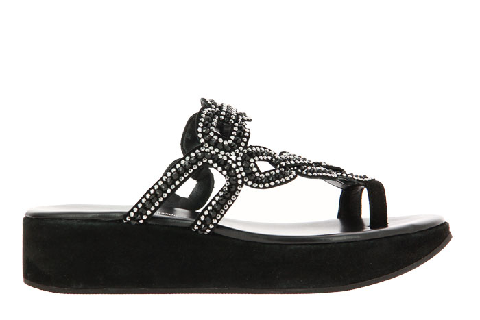 fernando-pensato-sandal-beach-cam-2