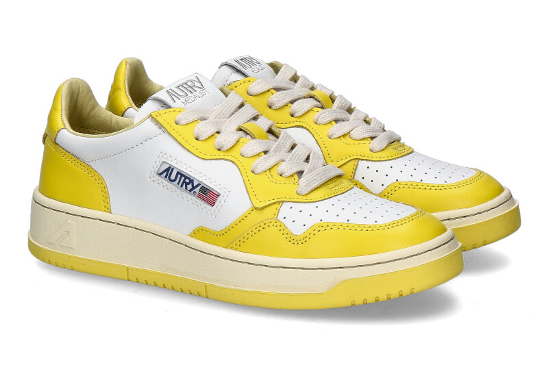 autry-sneaker-medalist-white-yellow_236900307_1