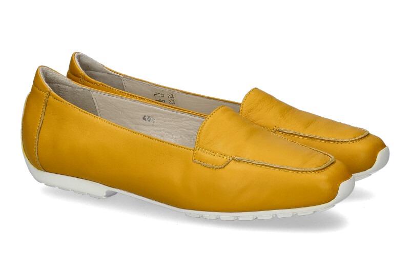 mania-slipper-yellow_242900159_1
