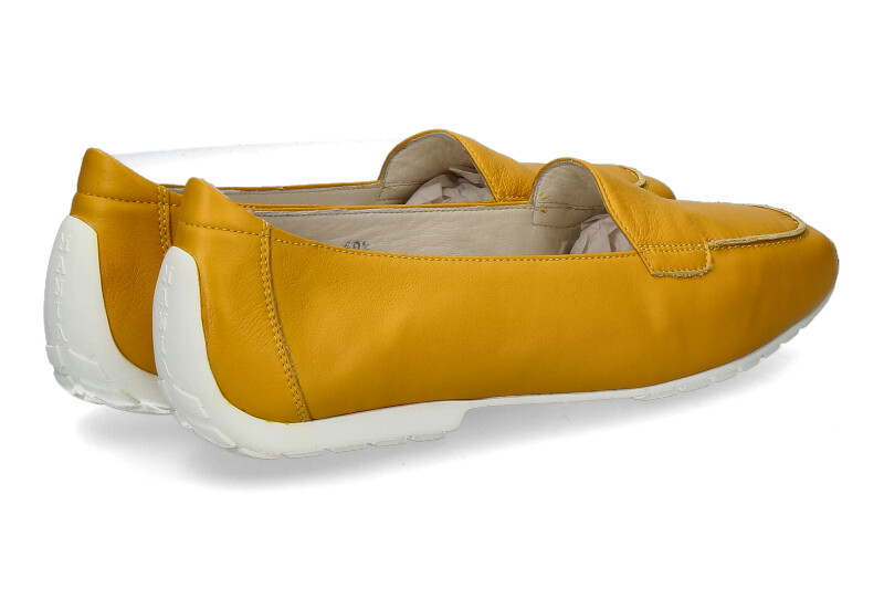 mania-slipper-yellow_242900159_2