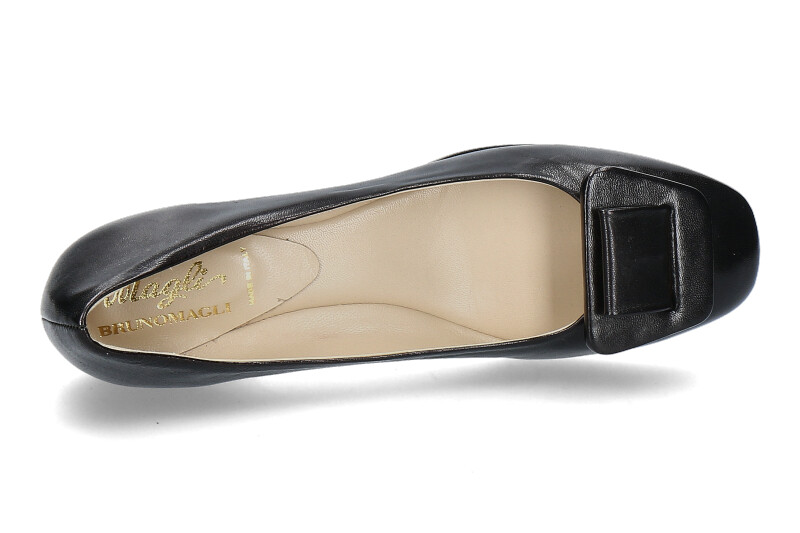 bruno-magli-ballerina-black_221000123_4