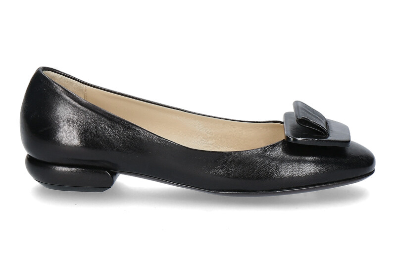 bruno-magli-ballerina-black_221000123_3