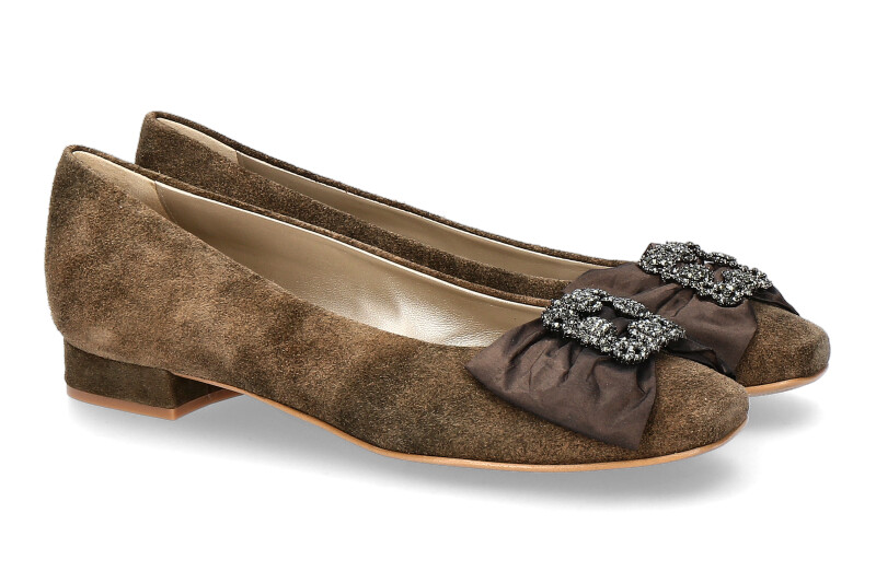 dirndl-und-bua-pumps-5770-antikbock-erde_221300041_1 dirndl-und-bua-pumps-5770-antikbock-erde_221300041_1