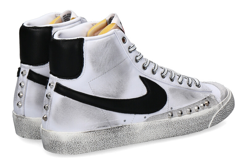 nike-custom-blazer-mid-black-studs_136100034_2