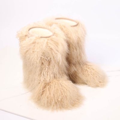 Fur boots