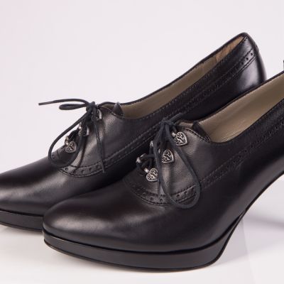 Traditional brogues