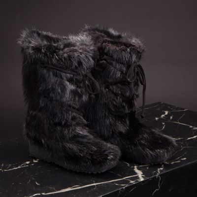 Fur boots